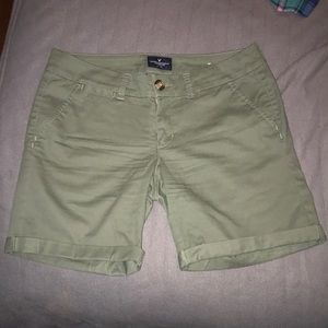 American Eagle Bermuda shorts sz 6
